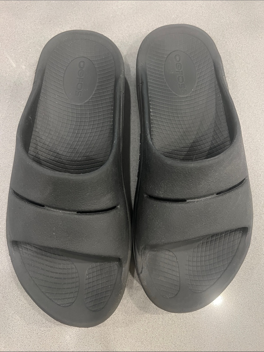 OOFOS Black unisex Slide Sandals